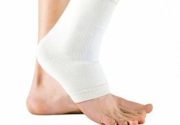 Правила выбора и ношения фиксаторов голеностопного сустава при отвисающей стопе: бандаж и ортез